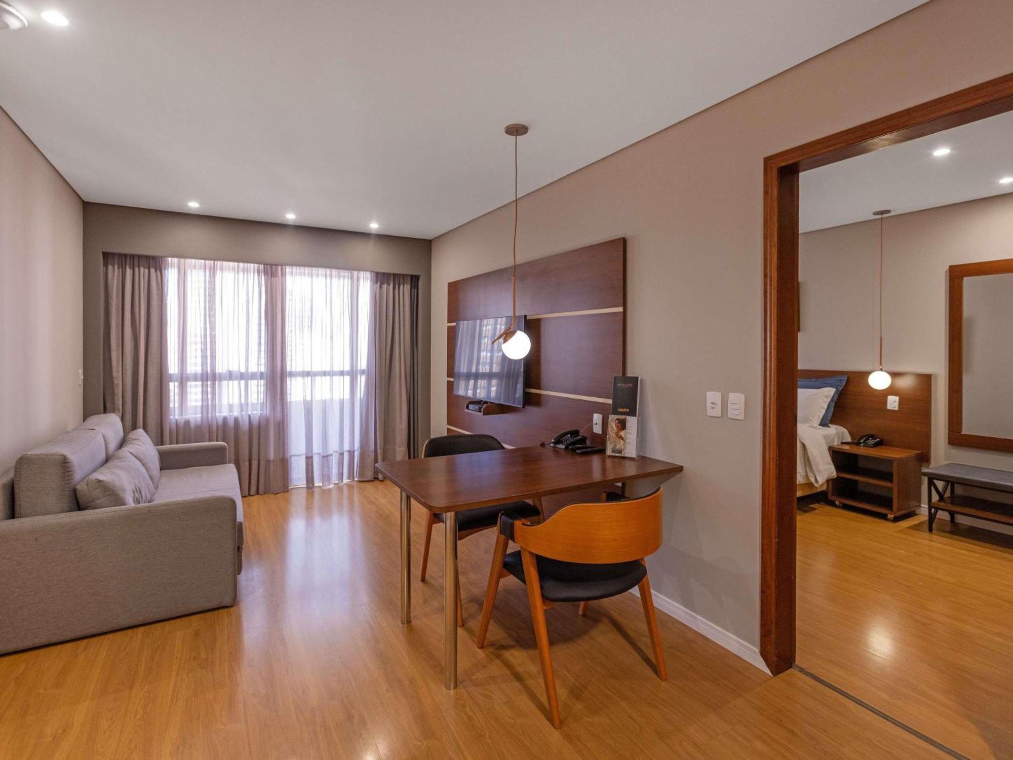Quarto Superior com Cama de Casal e Sofá-cama